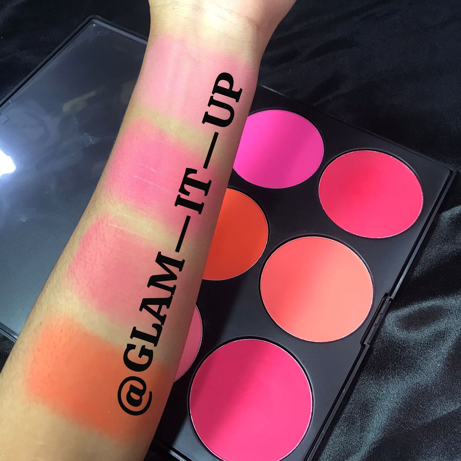 DELANCI POEWDER BLUSH