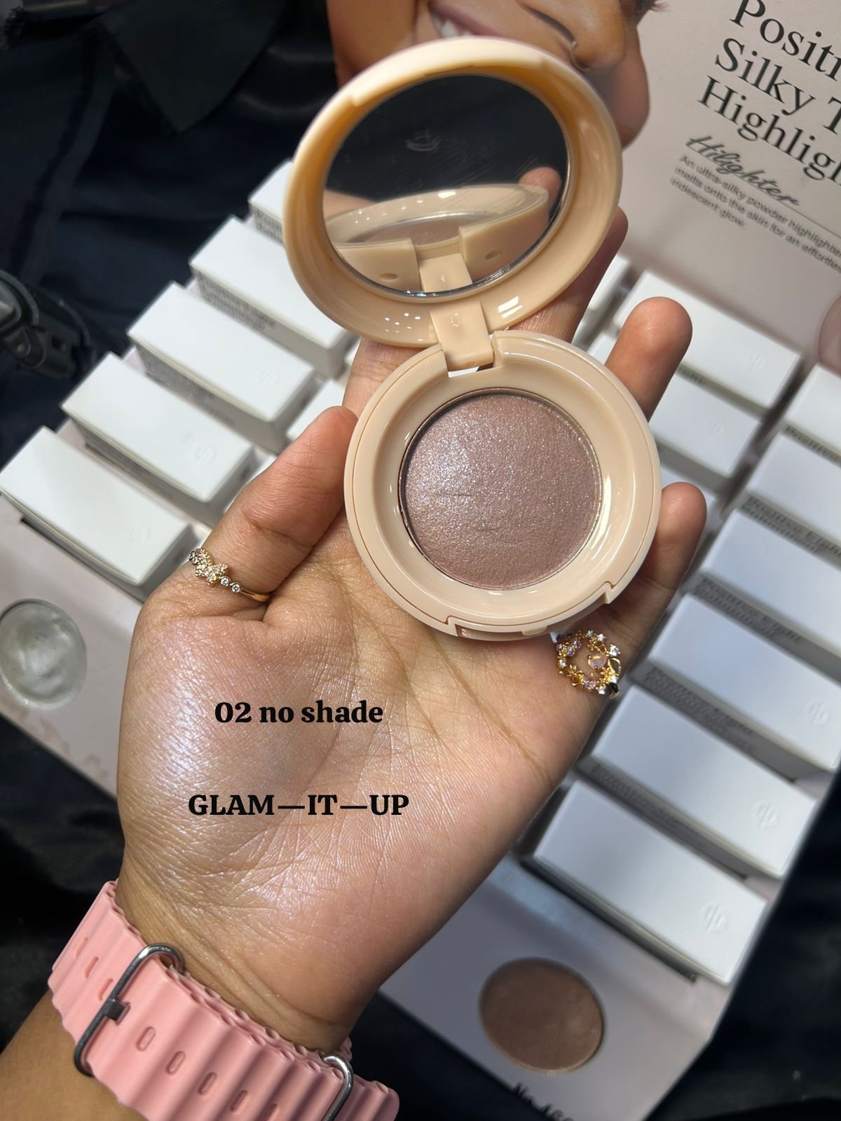 (RARE BEAUTY SUBSTITUTE )TEYANA TAYLOR HIGHLIGHTER